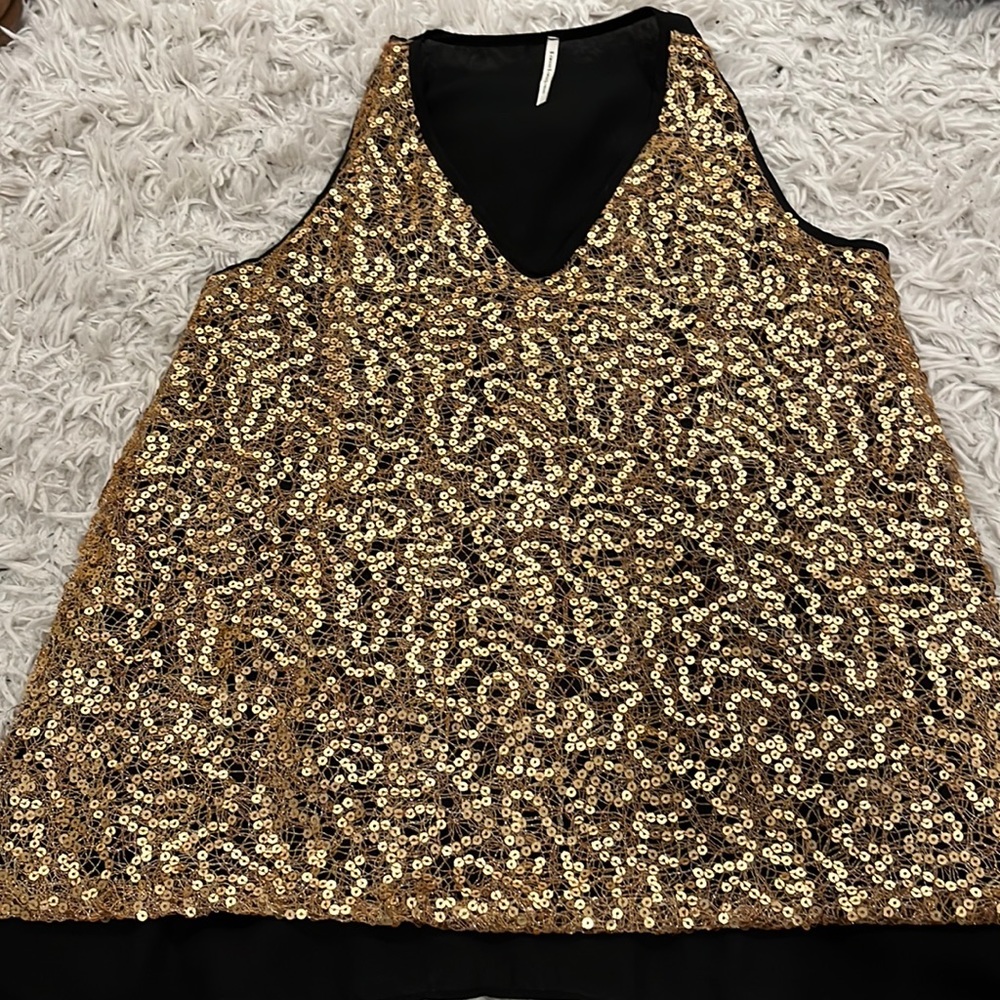 Sequence gold and black top